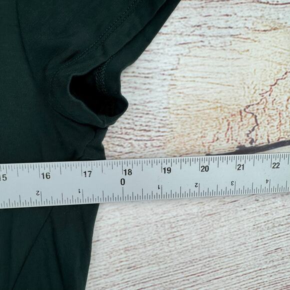 On Cloud Active-T Breathe Open Back Running Shirt Womens XS Green - Picture 7 of 8